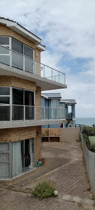 6 Bedroom Property for Sale in Reebok Western Cape